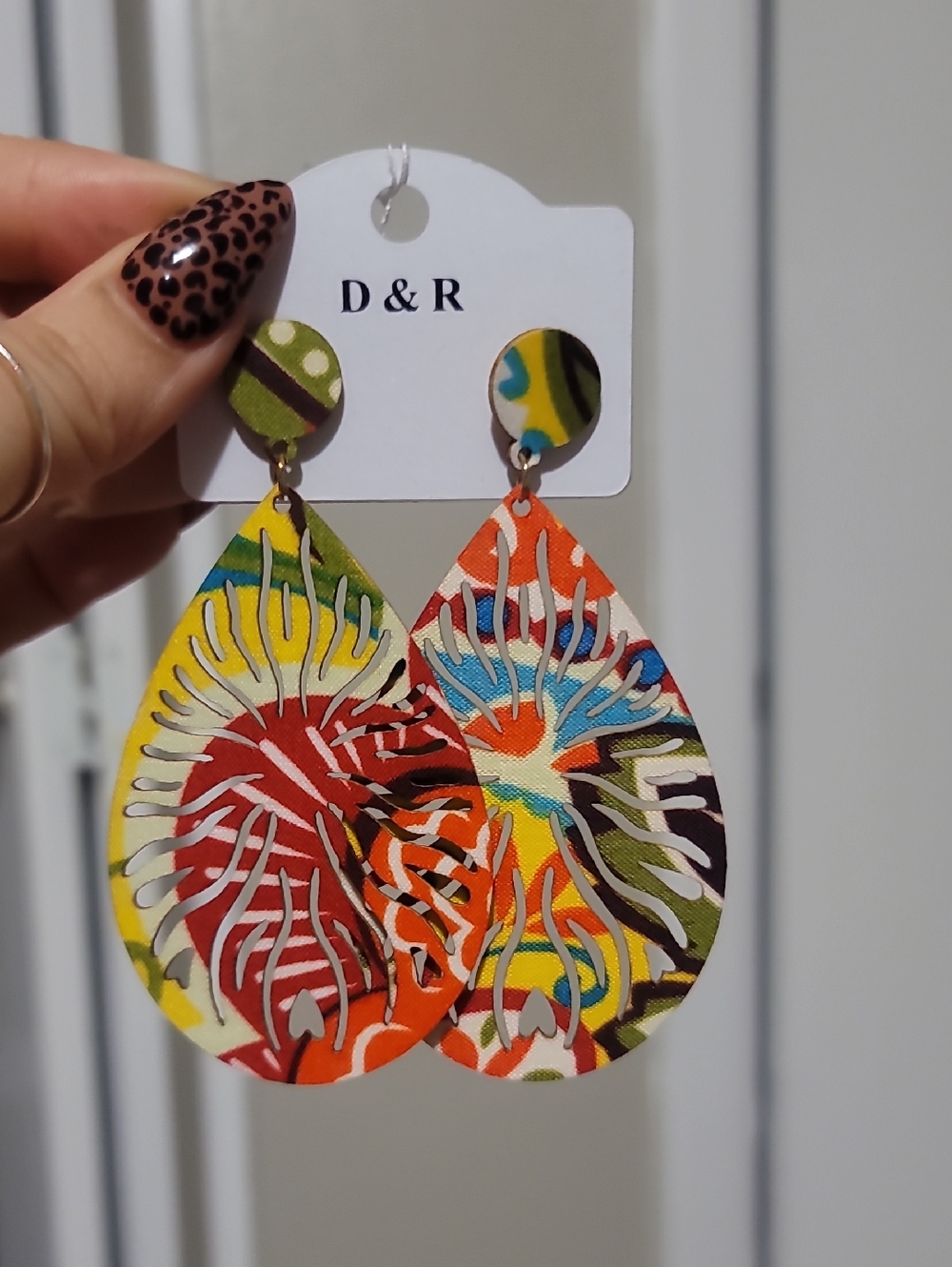 D & R Colorful Tropical Cutout Teardrop Earrings